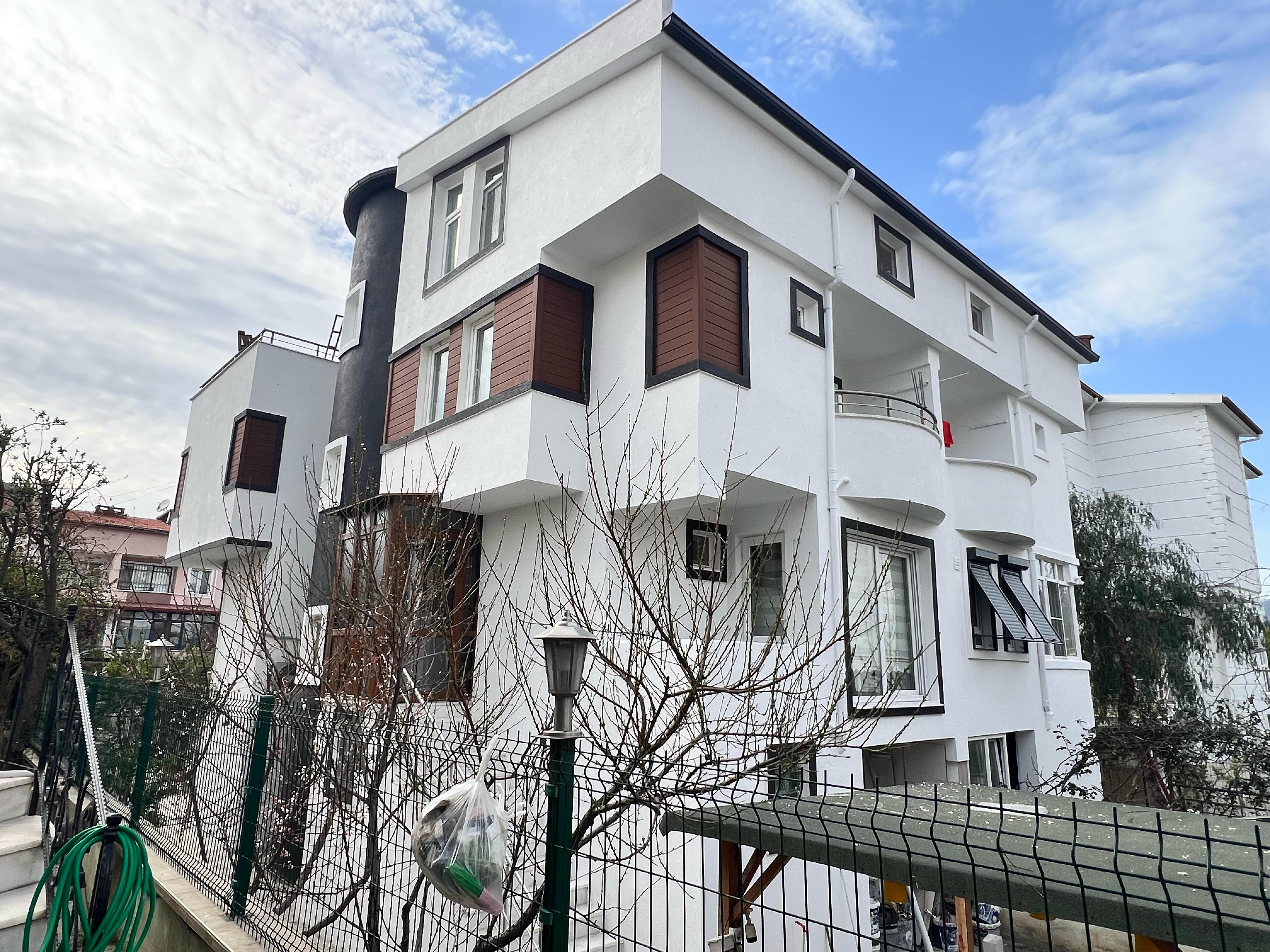 Isı Yalıtımı, Mantolama, Ses Yalıtımı, İzolasyon, Su Yalıtımı, Drenaj, Çatı Aktarma, Yalı Baskı, Epoksi Zemin, Cephe Kaplama, Cephe Boyama, Enerji Kimlik, Söve, Fileli Sıva, Dekoratif Sıva, Tadilat, Dyo Uygulayıcı Bayii, Fili Boya ve Dalmaçyalı Uygulayıcı Bayii, Sika Uygulayıcı Bayii